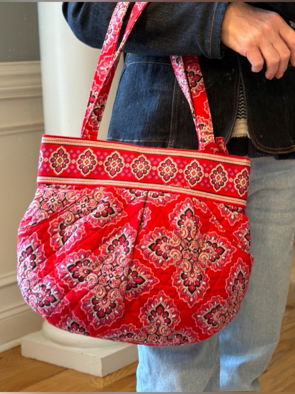 Vera Bradley Boho 2010’s Quilted Shoulder Bag Red Multi (VGUC)